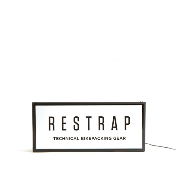 Panel z logo Restrap Premium POS, podświetlany